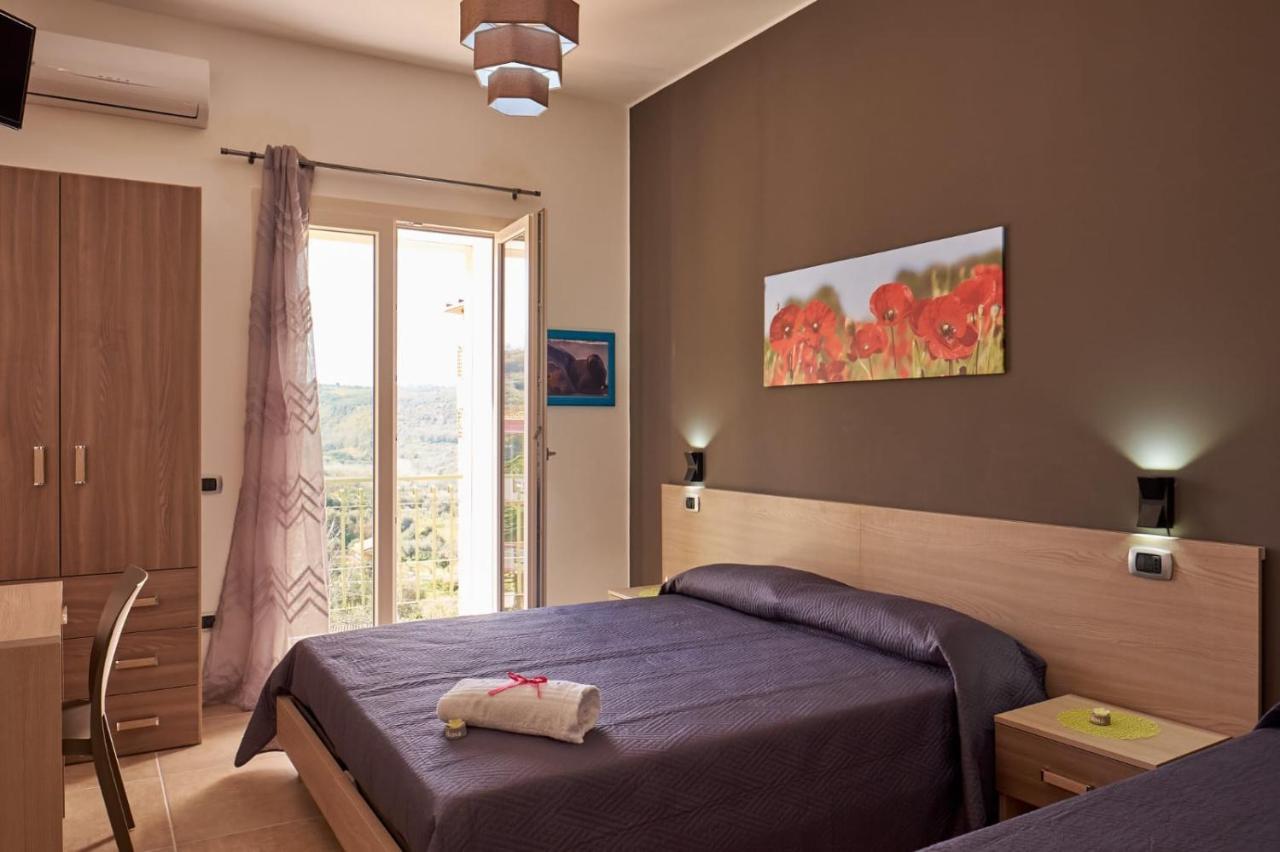 Bouganville House - Casa Vacanze Triparni Экстерьер фото